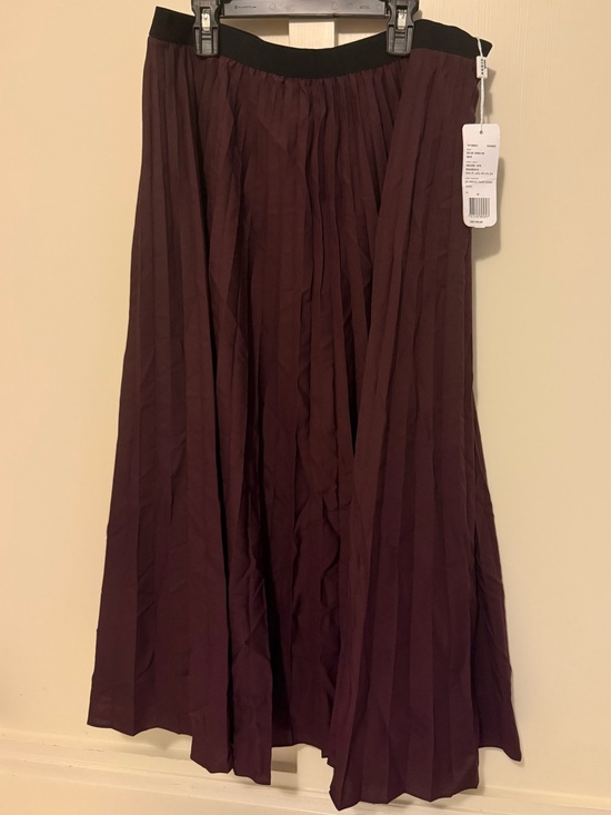 Akris Punto Dresses & Skirts - AKRIS punto Pleated Skirt/ BlackBerry / Size 12 / NWT